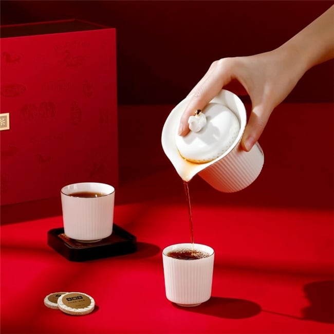 小罐茶新春礼：一份有主张的当代年礼