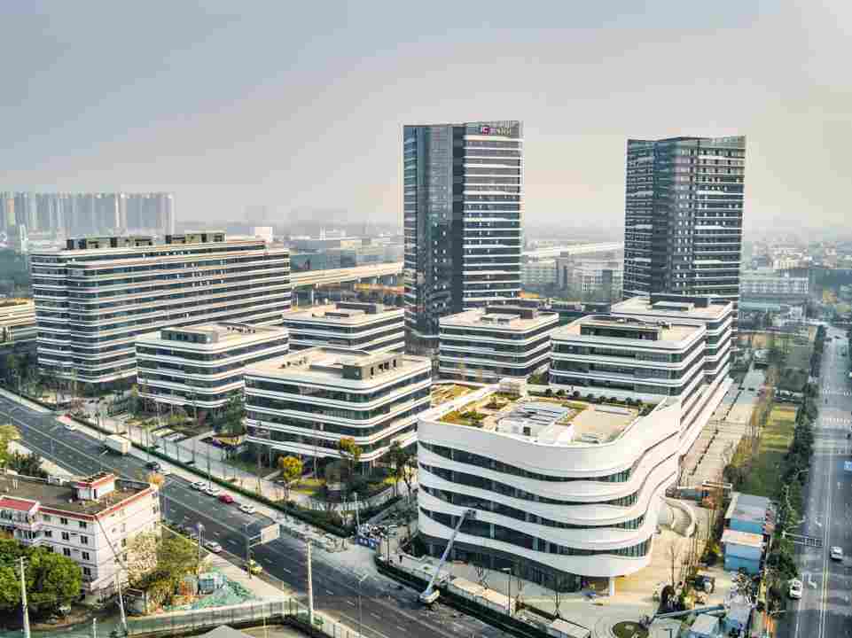 农历马年首个工作日，成都召开推进重点产业链高质量发展工作会议