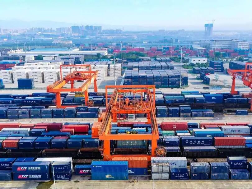 农历马年首个工作日，成都召开推进重点产业链高质量发展工作会议